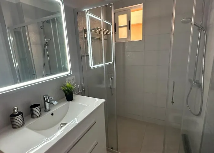 The Heights 2 Bedroom Apartment *