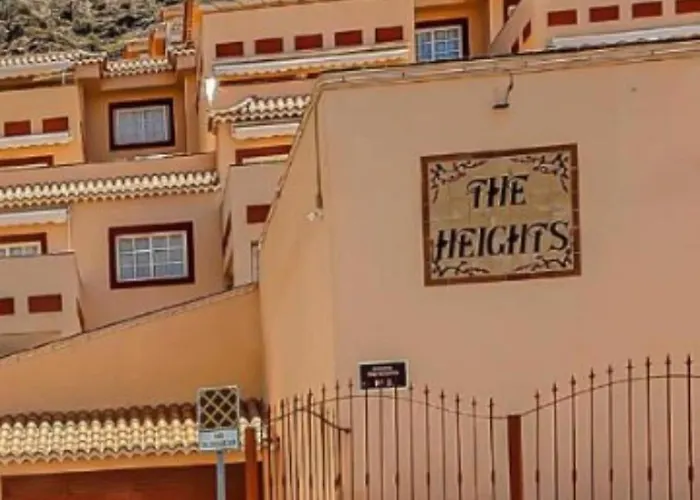 Апартаменты The Heights 2 Bedroom *