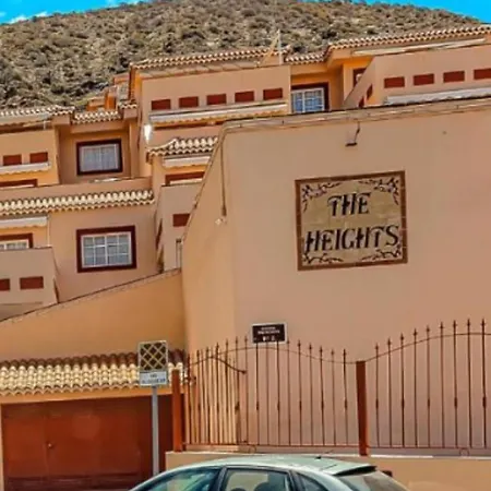 公寓 The Heights 2 Bedroom *